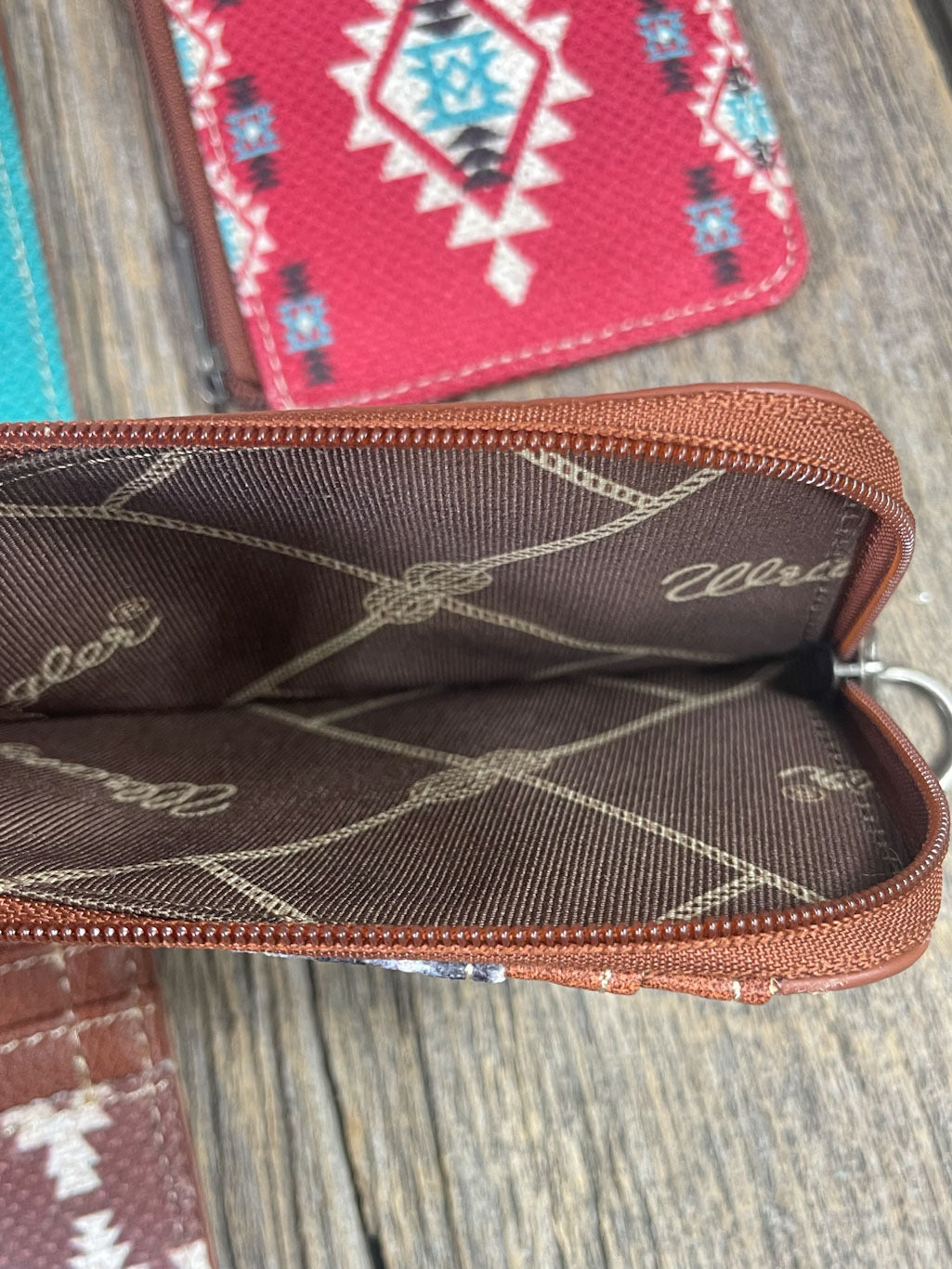 Wrangler Southwest Zip Key Chain Card Wallet