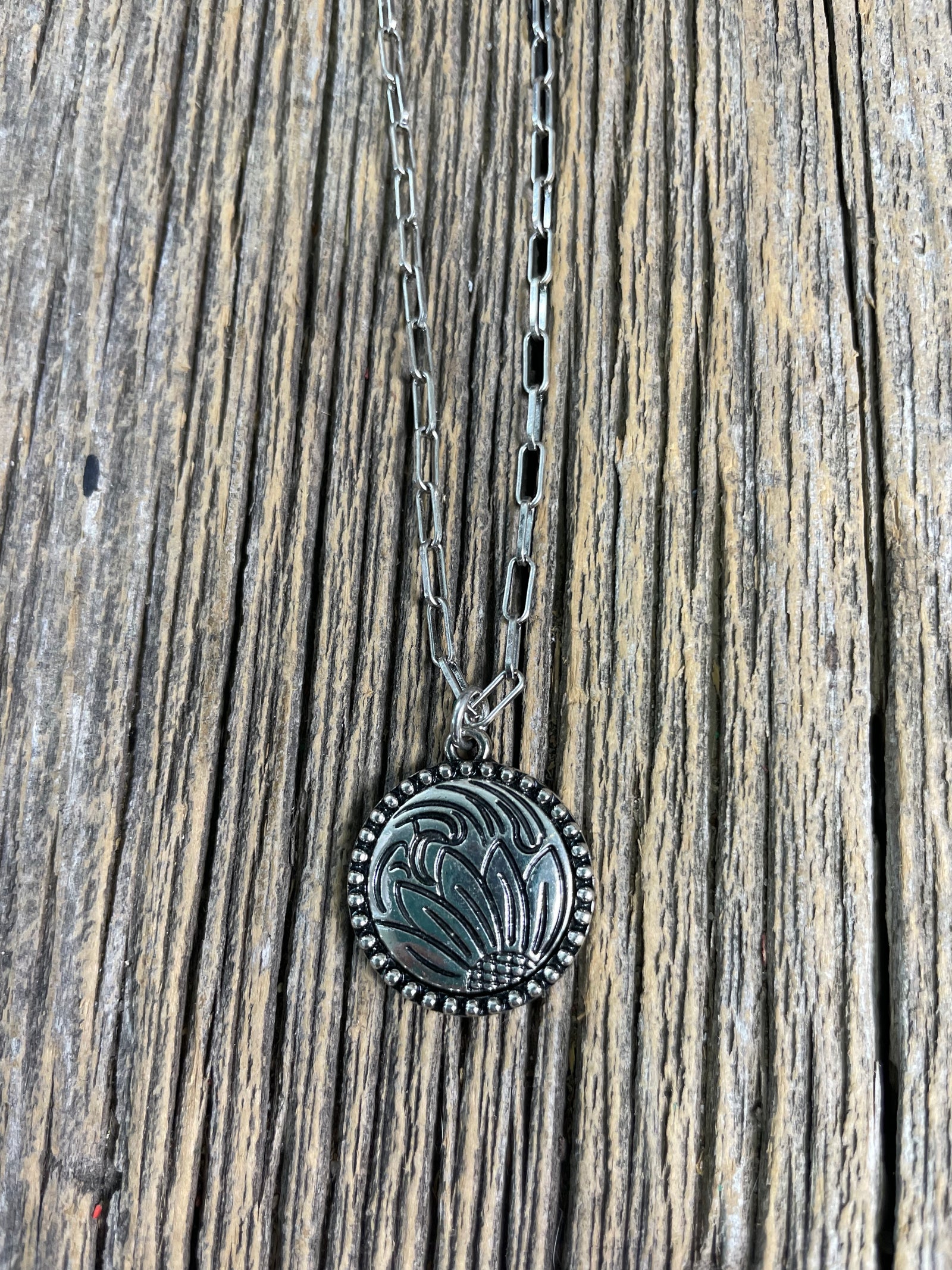 Flower Engraved Silver Look Necklace