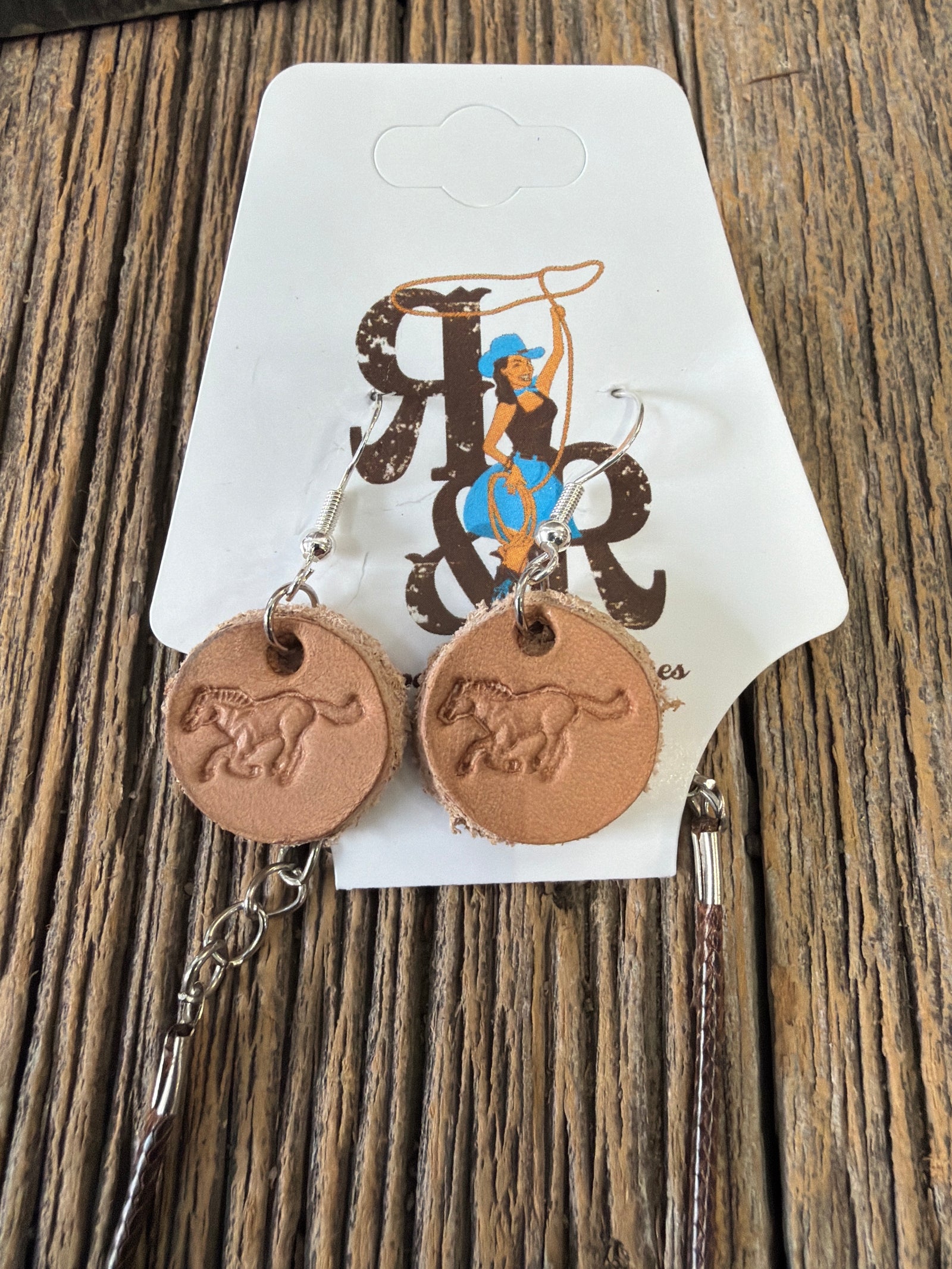 Handmade leather necklace with earrings