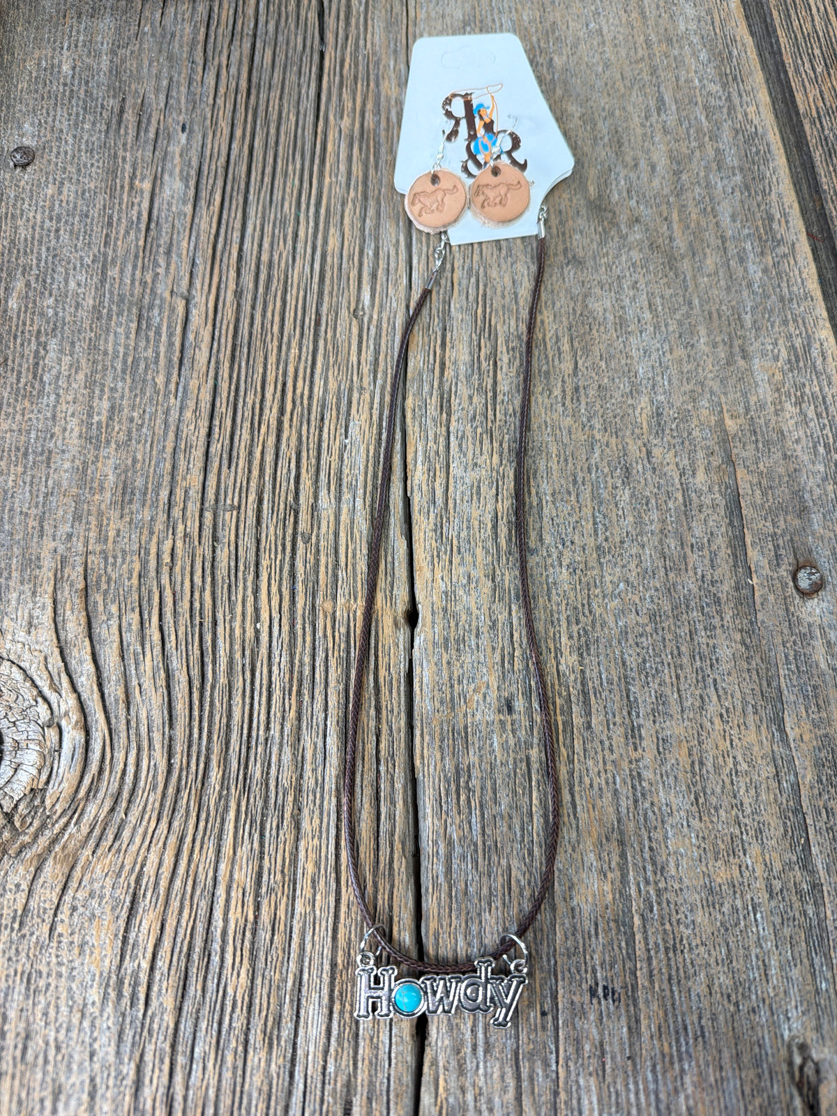 Handmade leather necklace with earrings