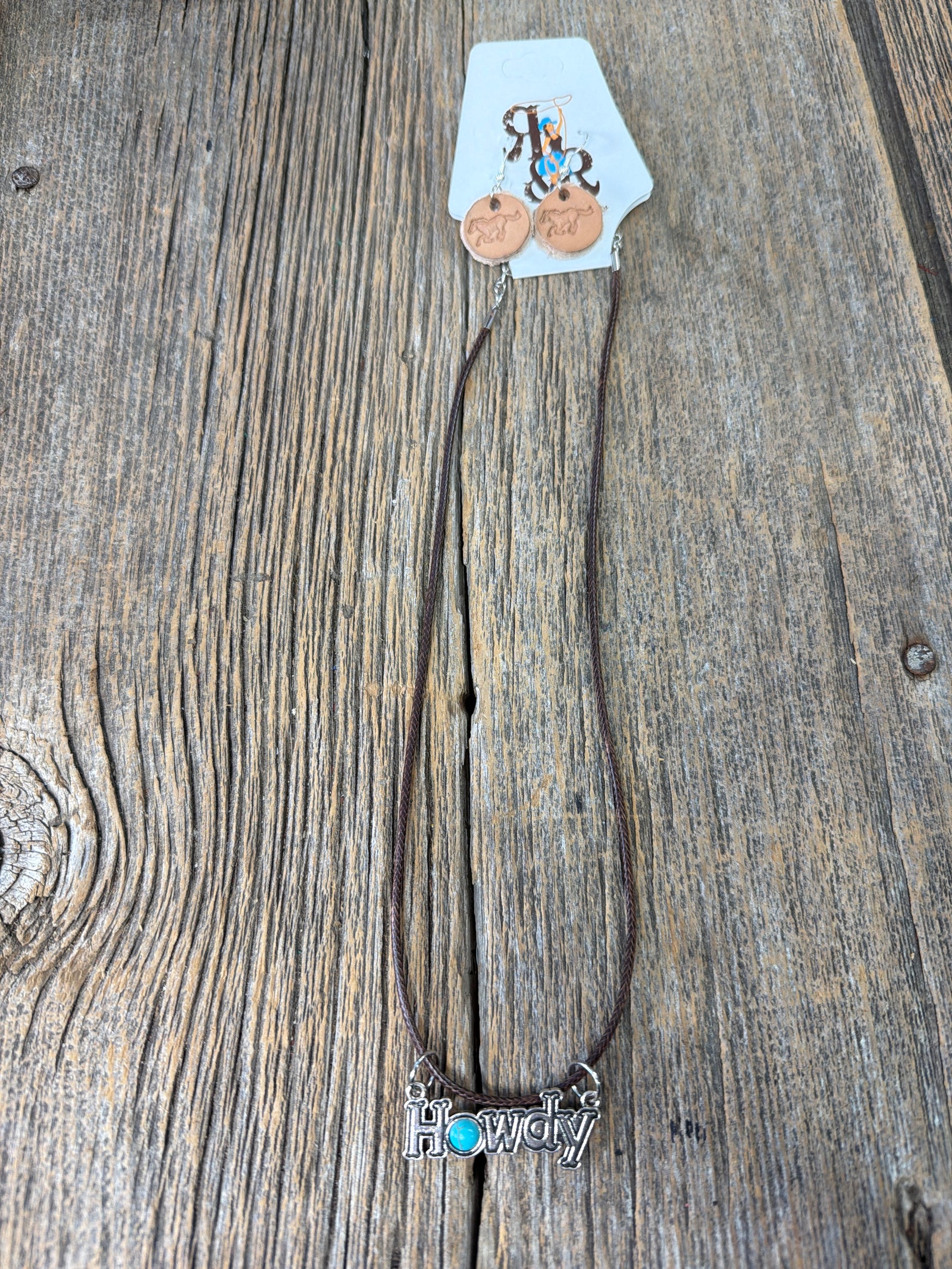 Handmade leather necklace with earrings