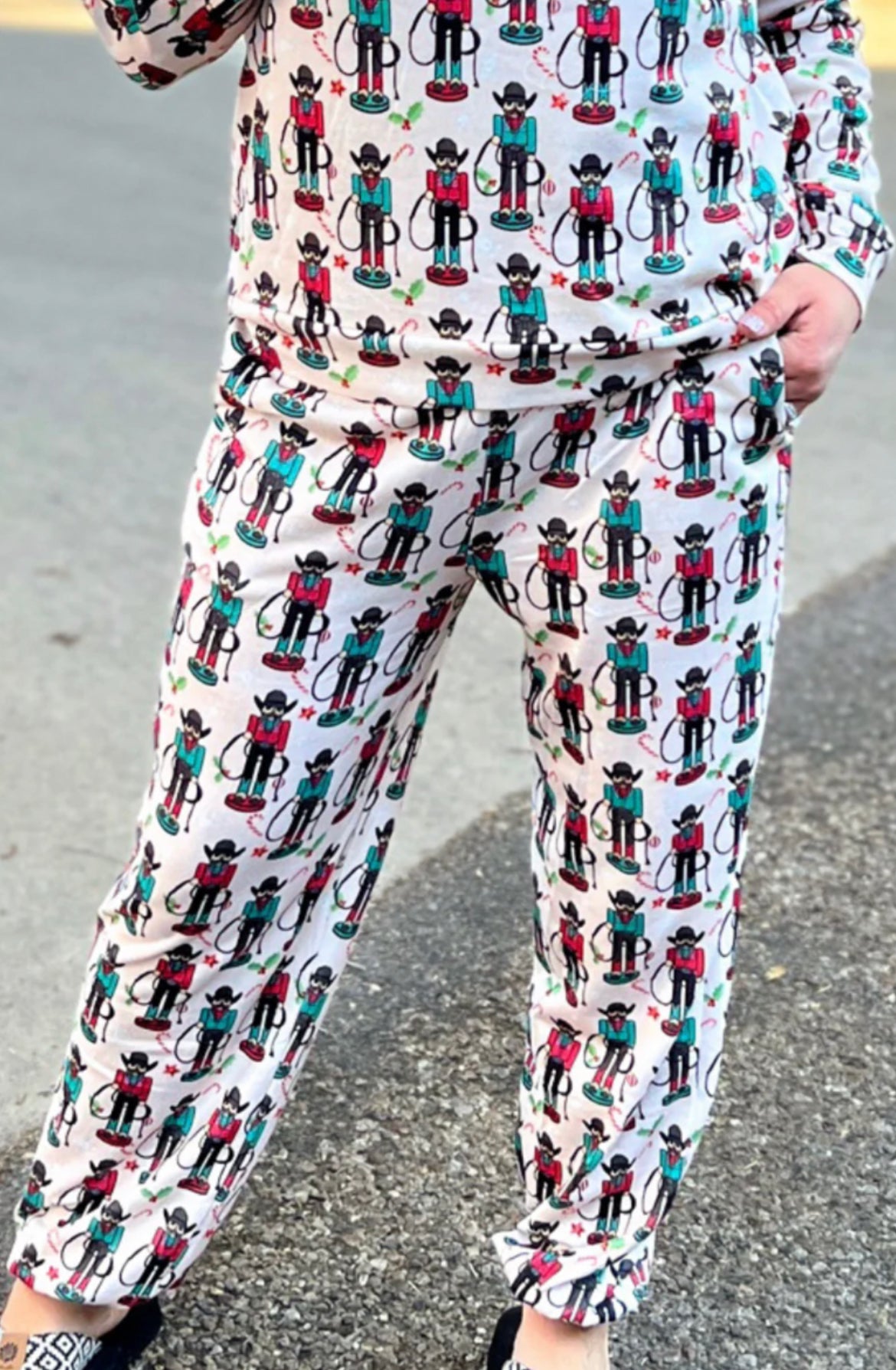 Ropin Around The Christmas Tree Bottoms