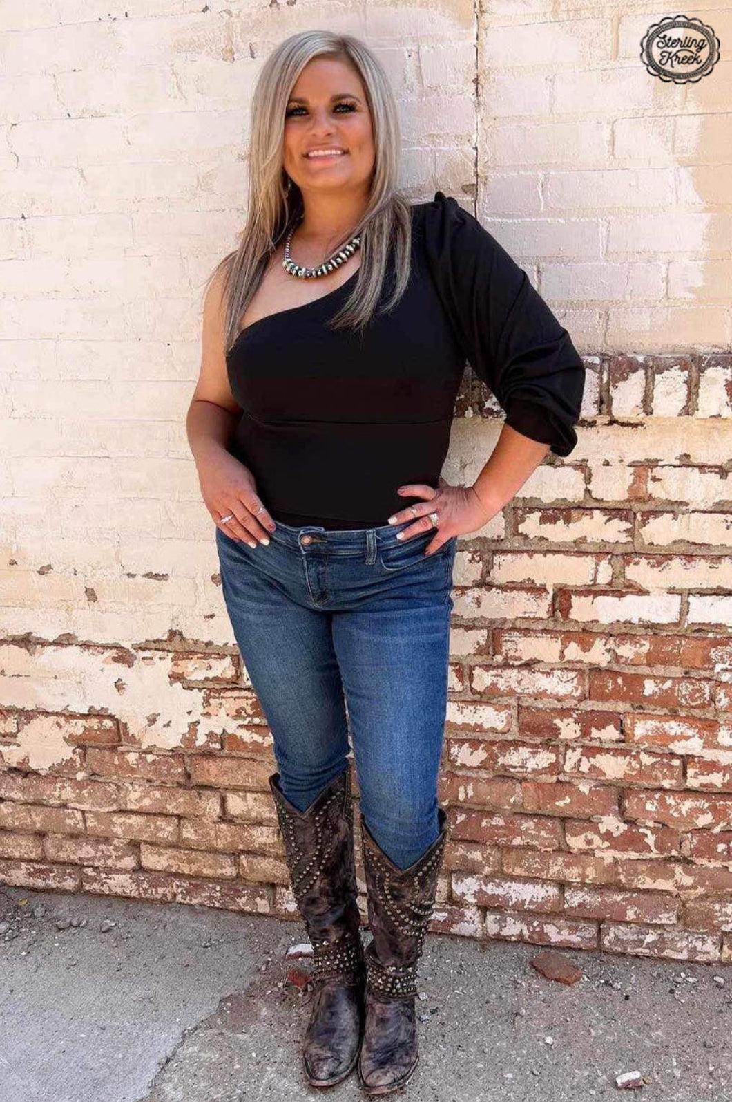 On The Horizon Top Black