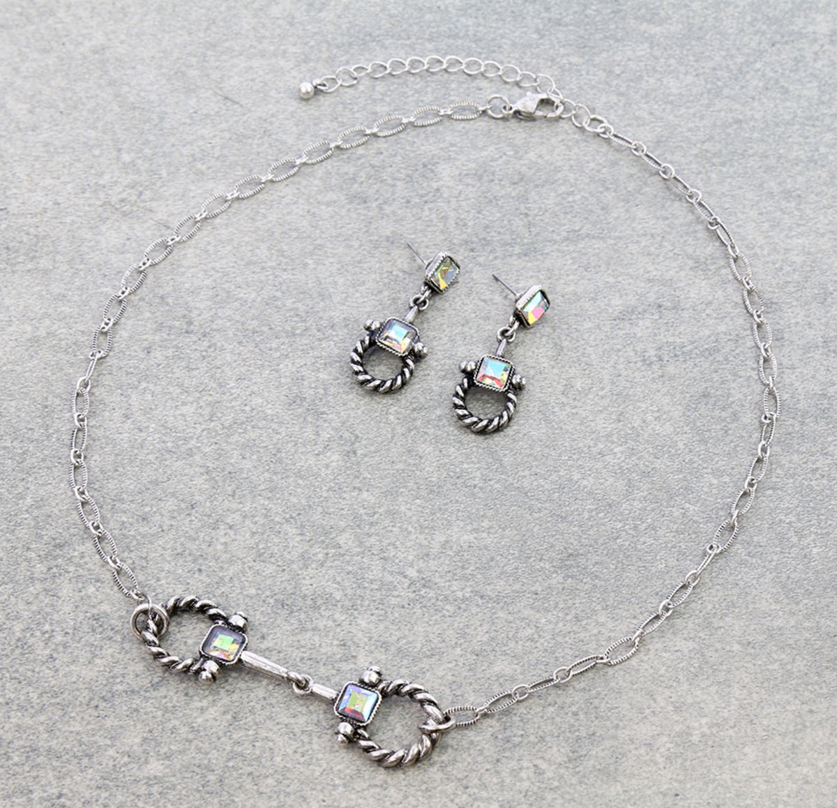 Snaffle Bit Necklace Set