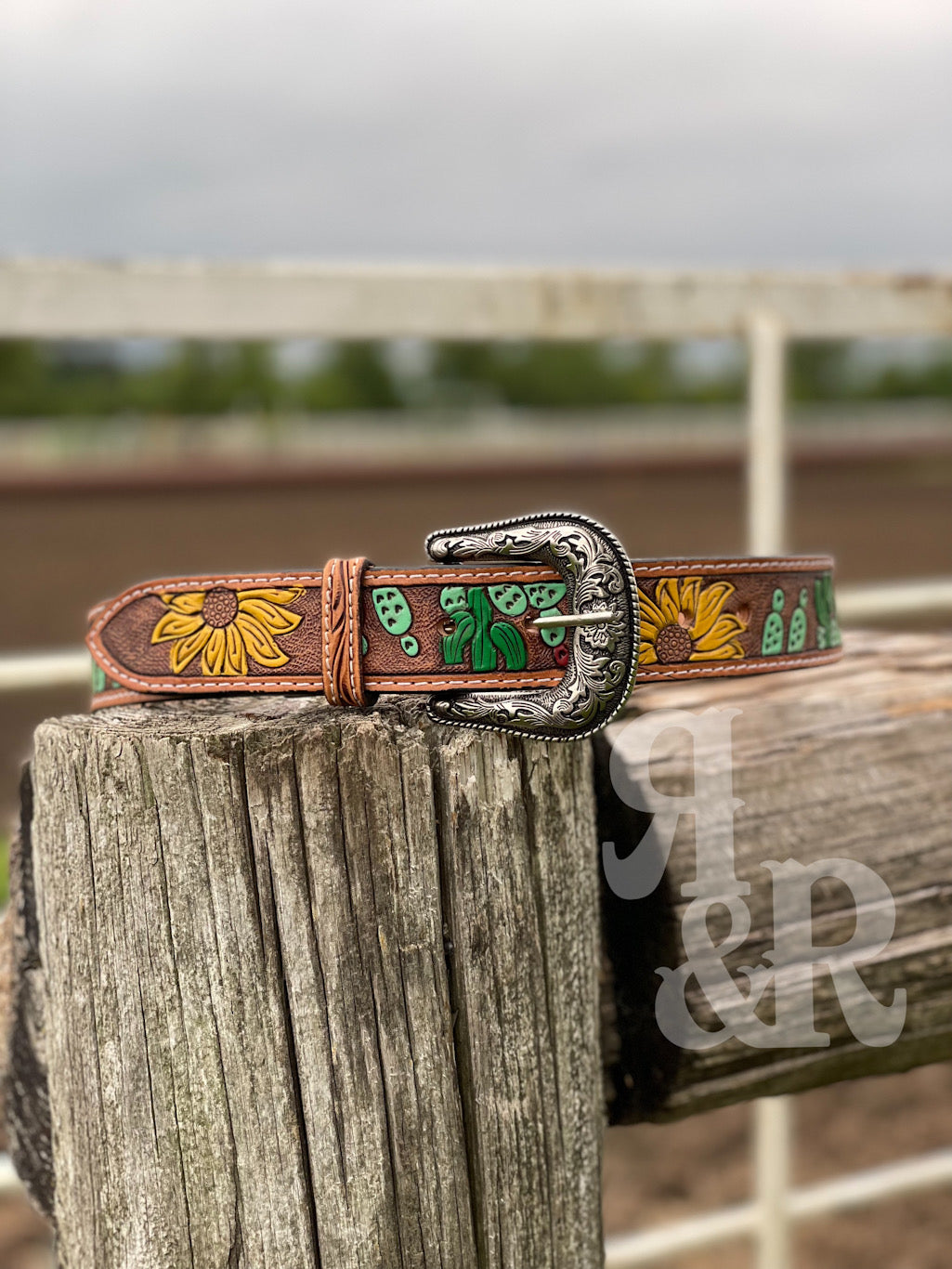Ladies Tooled Leather Belt Ropes and Rhinestones